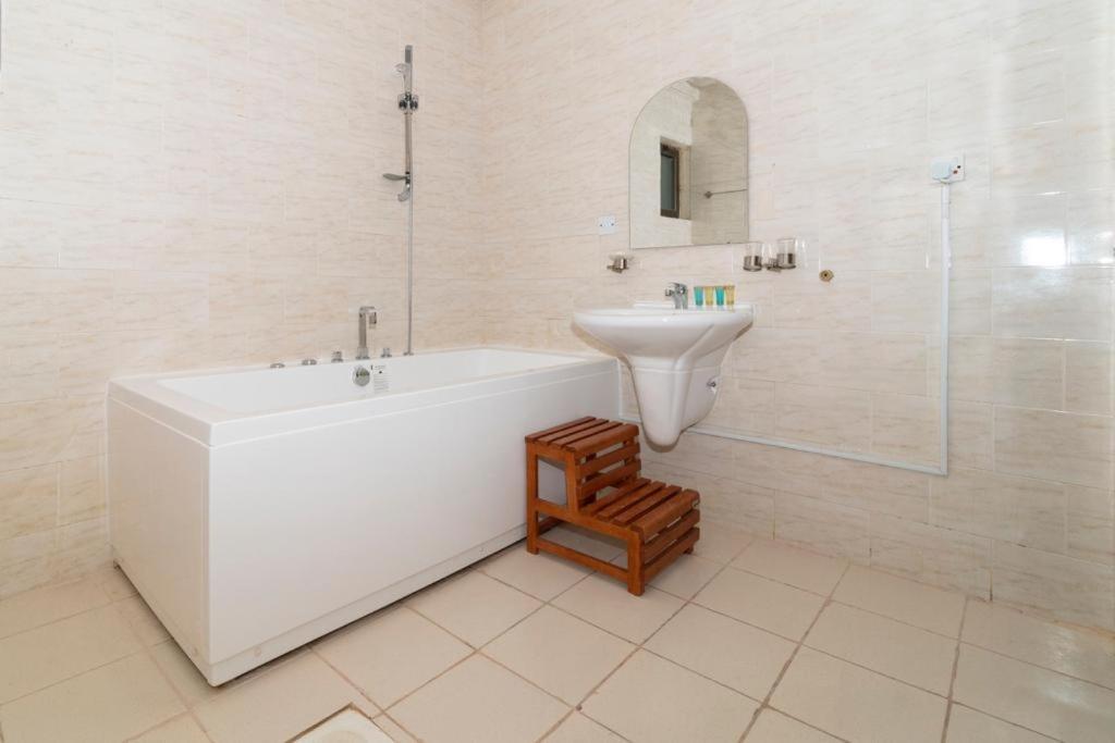 Al Masem Luxury Hotel Suites 3 Al Ahsa Αλ Χοφούφ Εξωτερικό φωτογραφία